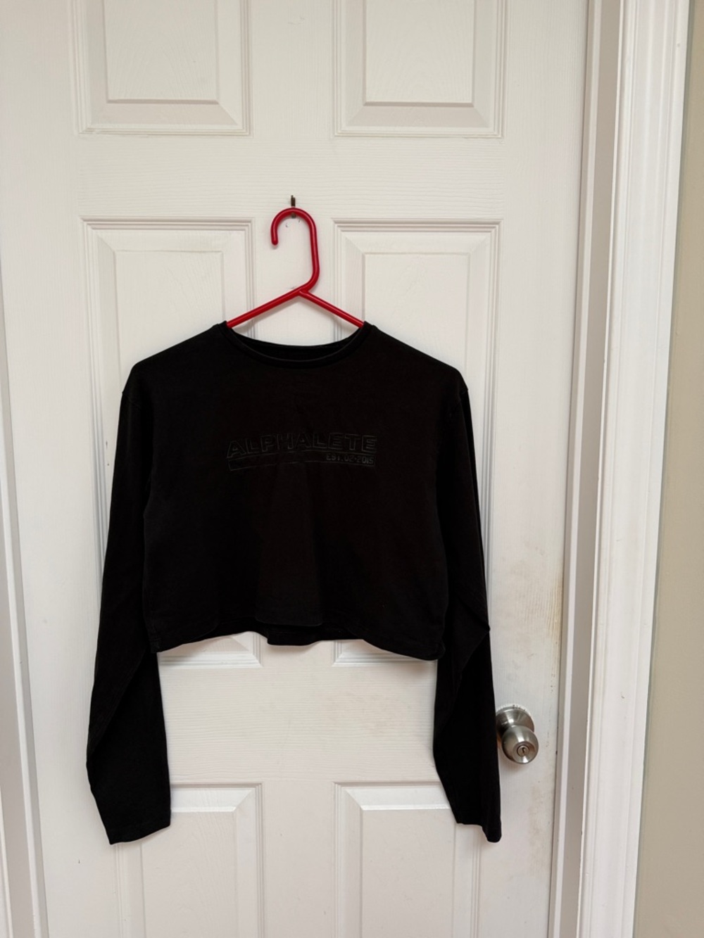 Alphalete Black Cropped Crewneck Long Sleeve